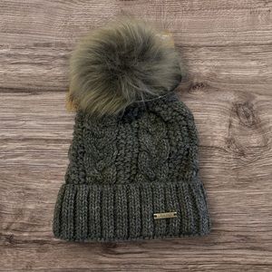 Antonio World Fashion knit beanie hat with faux fur Pom Pom